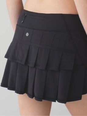 Lululemon Pace Setter Skirt Black Pleated Tennis Golf Athletic Skort Size 8